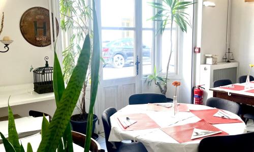 Hôtel Le National - photo 2