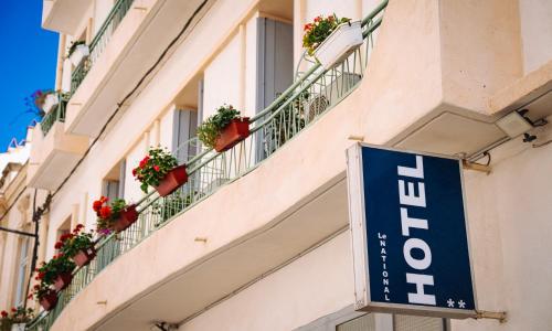 Hôtel Le National - photo 1